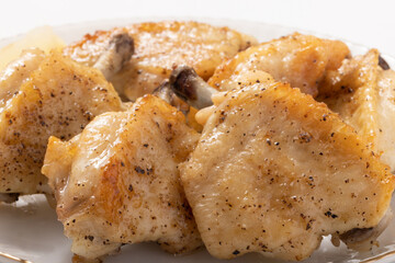 骨付きチキンの塩焼き（手羽先の下処理済み）