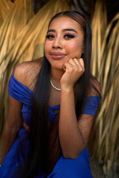 betsy beautiful eyes with bokeh background - straw background 02