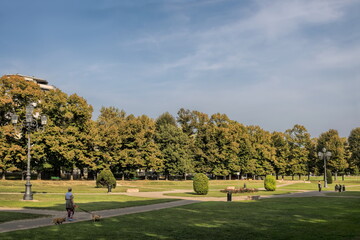 mantua, italien - stadtpark neben dem palazzo del te - 737338386
