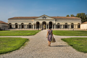 mantua, italien - 05.10.2023 - park im palazzo del te - 737338596