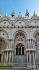 Fototapeta na wymiar St. Mark's Basilica in Venice