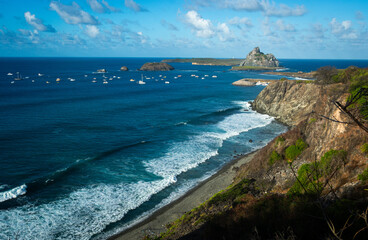 Vista do Porto de Santo Antonio, Fernando de Noronha, PE - Brasil.