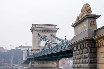 Photo sur Plexiglas Széchenyi lánchíd Iconic Szechenyi Chain Bridge in Budapest Hungary. Bridge on the Danube River between Buda and Pest