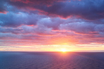 Naklejka na ściany i meble Sonnenaufgang über dem Mittelmeer, Mallorca, Balearen, Spanien
