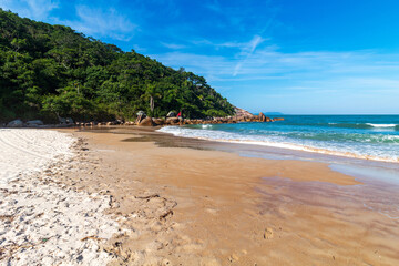 costa da  praia Grande cidade de Governador Celso Ramos Santa Catarina Brasil praia Caravelas
