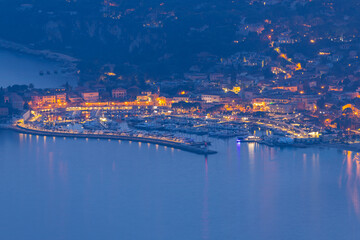 Port de Saint-Jean-Cap-Ferrat de nuit au sud de al France - 737546971