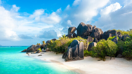 Anse Source D'Argent - the most beautiful beach of Seychelles. La Digue Island, Seychelles - obrazy, fototapety, plakaty