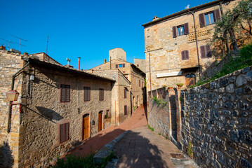 Fototapeta na wymiar Pedestrian Alley - San Gimignano - Italy