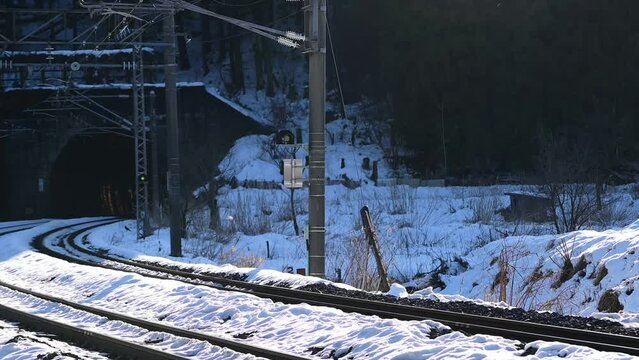 北陸新幹線敦賀延伸前の北陸本線を走る特急しらさぎ （北陸本線 南今庄 - 今庄, 2024年1月）
