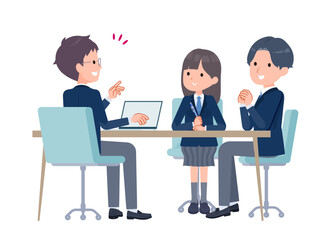 話し合う学生3人