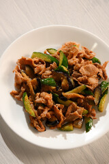 きゅうりとなすのピリ辛みそ炒め