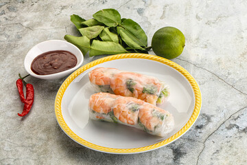 Vietnamese spring roll with prawn