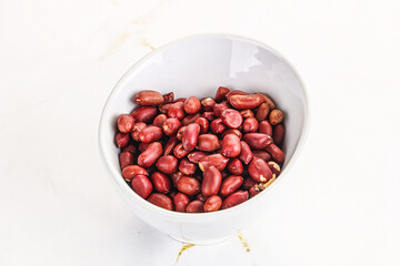 Raw peanut heap for roast