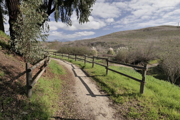Fototapeta premium Hiking trail in the California Hills.