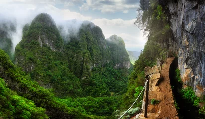 Zelfklevend Fotobehang Panoramic views of green jungle mountains in Madeira, Portugal © TTstudio
