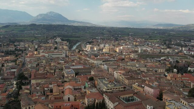 drone: vista aerea su Benevento, Campania, italia