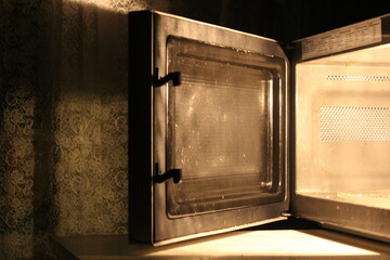 Light from a microwave oven with bokeh effect