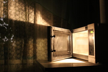 Light from a microwave oven with bokeh effect