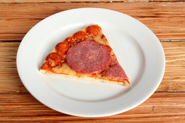 Salami Pizza