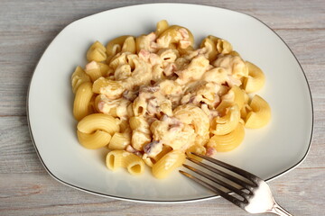 Macaroni with Carbonara Sauce