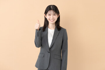 頑張る女性会社員