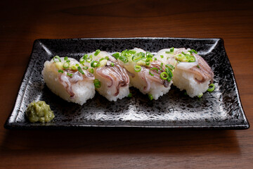鮨　握り寿司　ヤリイカ　げそ　烏賊　俯瞰