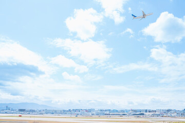 快晴の青空と福岡空港