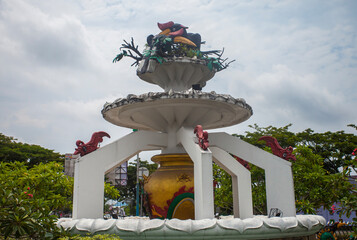 Bird Roundabout, one of the landmarks and icons of Palangkaraya City, Central Kalimantan, Indonesia. The hornbill is a typical and endemic animal in Central Kalimantan. © Sony Herdiana