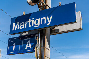 Bahnhofsschild von Martigny - obrazy, fototapety, plakaty