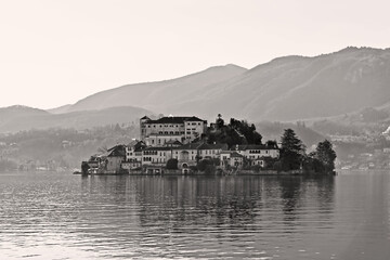  Il Lago d'Orta e l'Isola di San Giulio - Piemonte
