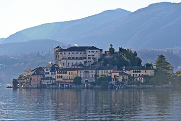  Il Lago d'Orta e l'Isola di San Giulio - Piemonte