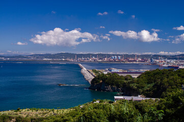 雑賀崎灯台から望む海、和歌山港