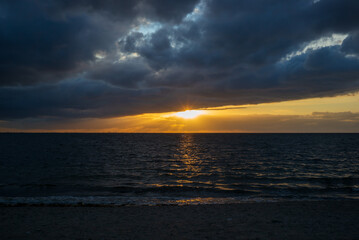 Fototapeta na wymiar sunset at the baltic sea near malmoe, wseden