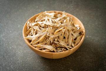 dried small crispy fish