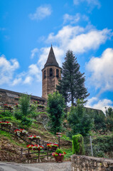 Uña or Unha is a Spanish town belonging to the Alto Arán municipality, in the Catalan region of Valle de Aran.Lerira. Spain