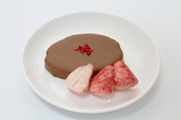 チョコレートラスクとまるごと苺チョコ