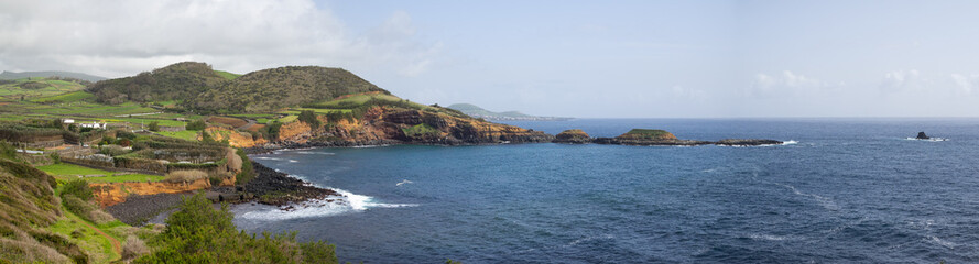 Fototapeta na wymiar View of Baia da Mina and islets from Ponta das Contendas, Terceira Island