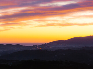 Paysage d'Ajaccio au coucher de soleil en Corse