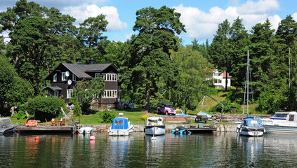 Fototapeta na wymiar Sweden, picturesque house on a little island near Stockholm
