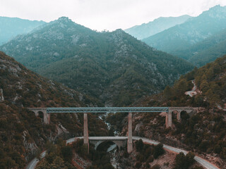 Le pont Eiffel en Corse au milieu des montagnes