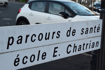 traffic sign to a school in France