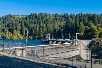 Fototapeta na wymiar The Merwin Dam on the Lewis River near Ariel, Washington, USA