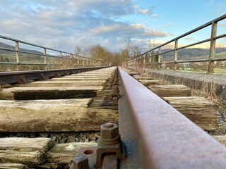 Unterrieden, verlassene Gleise an der Flutbrücke Gelstertalbahn © Jens