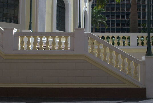 Hermosa arquitectura en nuestros parques y plazas.
