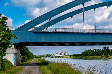 Fototapeta premium Bridge over the river
