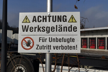 Obraz premium Werksgelände betreten verboten