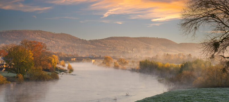 Rinteln Herbstnebel an der Weser