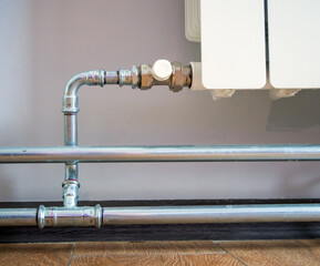 Connecting a radiator with stainless steel pipe fittings