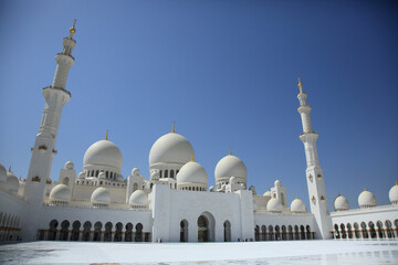 Scheich-Zayid-Moschee.
Sheikh Zayed Grand Mosque..