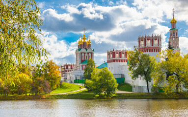 Novodevichiy convent. Sunny autumn day. Moscow. Russia - obrazy, fototapety, plakaty